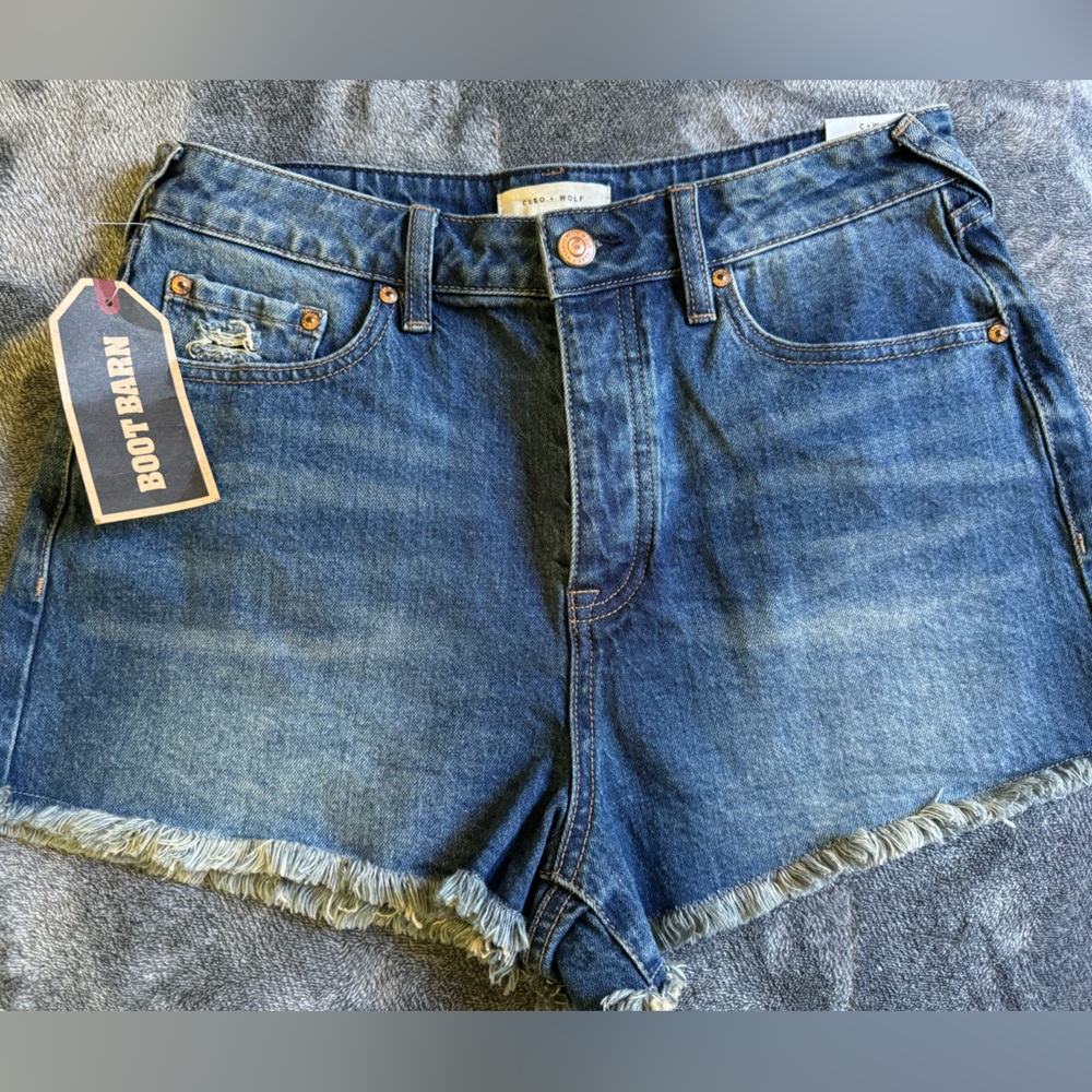 Cleo and Wolf (Boot Barn) NWT denim shorts